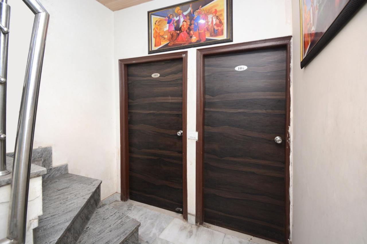 Oyo 29409 Hotel Best Sleep Inn 贾朗达尔 外观 照片